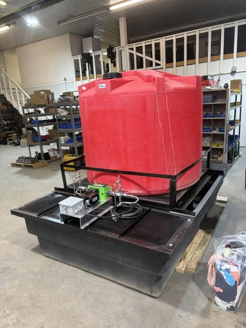 Hellios Chemical Pump With 550 Gallon Tank